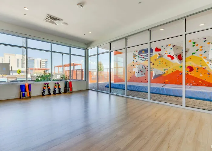 Resort Boulevard Stays Modern Tempe Asu Pool Gym